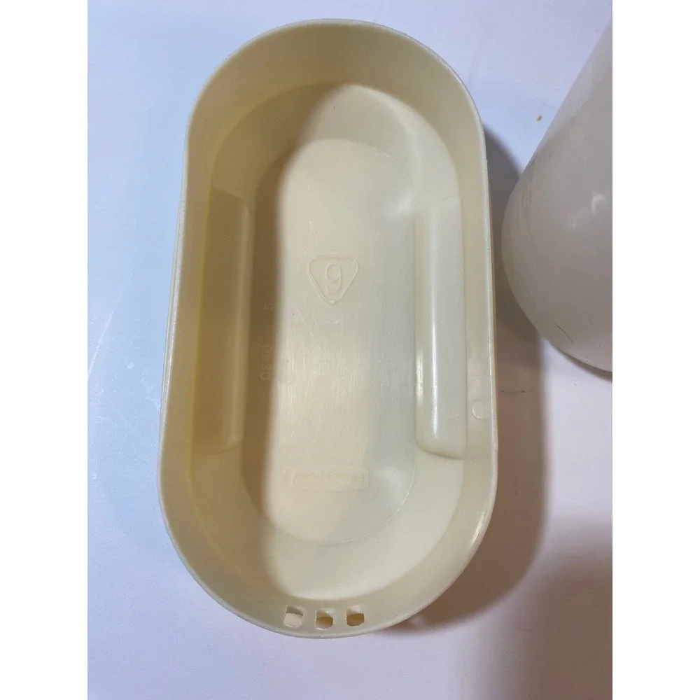 Rubbermaid‎ Servin Saver Pitcher 2.25 Qt 2.1 L Vintage Almond Lid 0940 1091